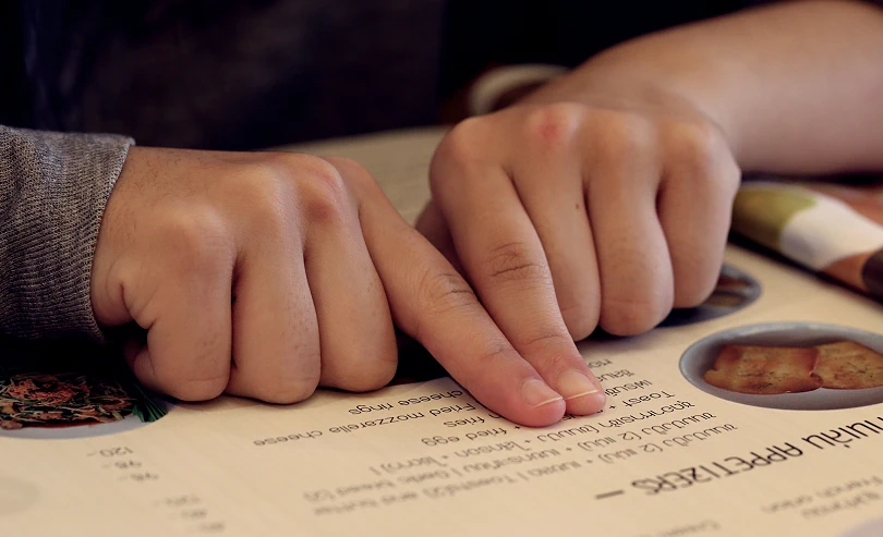 Τιμοκατάλογος Εδεσμάτων και Ποτών σε Braille στα Δωμάτια ΑμεΑ (Κριτήριο 4.46)
